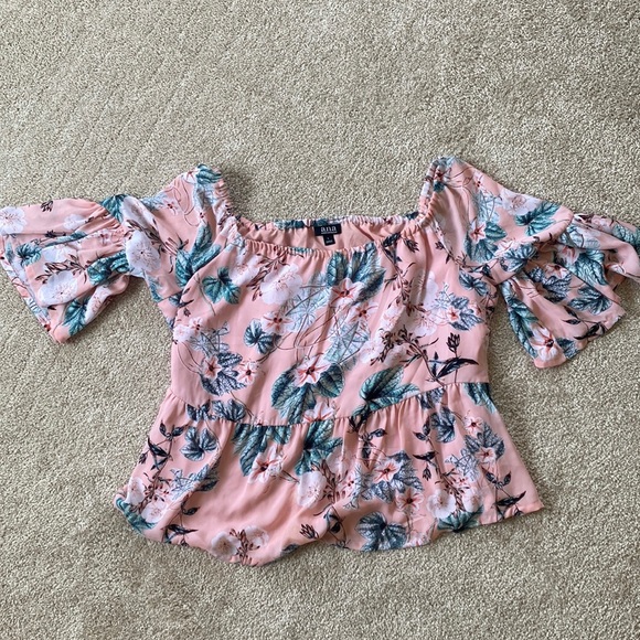 a.n.a Tops - NWOT a.n.a floral off shoulder top